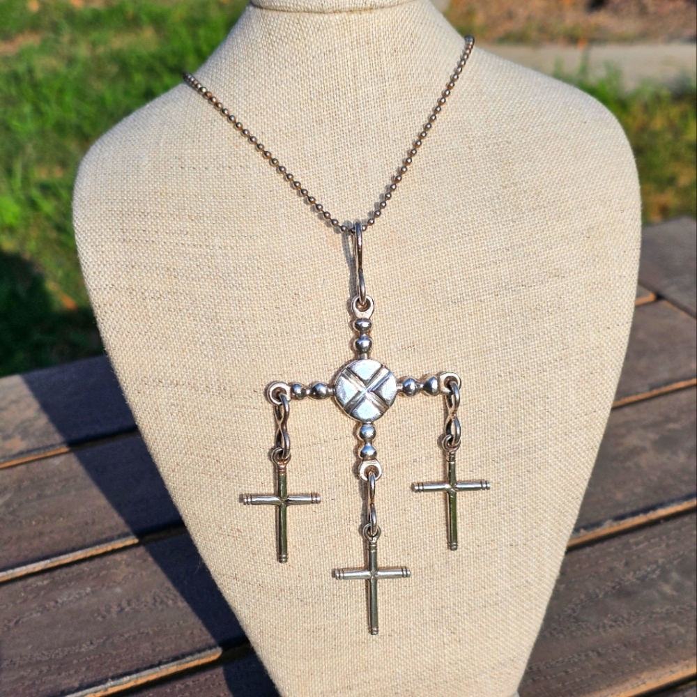 RARE! VTG. Celia Harms trinity selling silver necklace